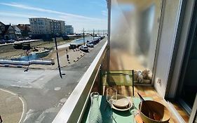 Studio 17m2 vue mer balcon Sud + garage privé